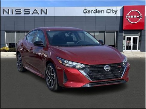 Certified 2025 Nissan Sentra SR FWD image 1