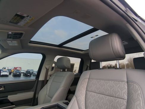 Used 2022 Toyota Tundra Limited w/ TRD Off-Road Package image 10