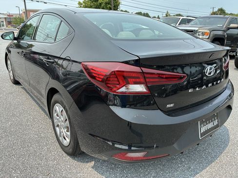 Used 2019 Hyundai Elantra SE FWD image 4
