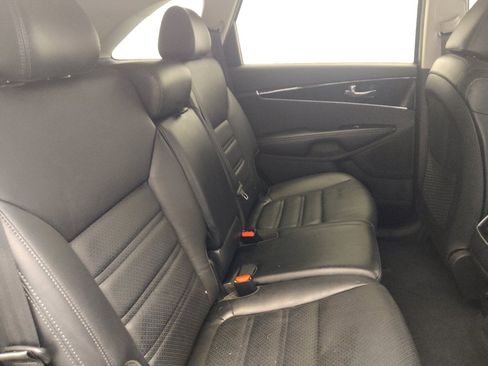 Used 2020 Kia Sorento EX FWD image 19