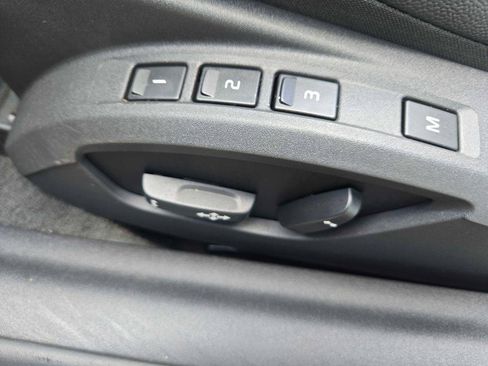 Used 2010 Volvo C70 T5 FWD image 12