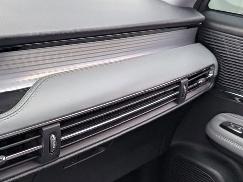 Used 2020 Lincoln Corsair FWD w/ Rear Removable Package Tray image 30