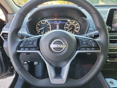 Used 2025 Nissan Altima 2.5 SR image 18