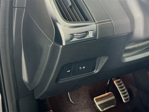 New 2024 Jaguar E-PACE R-Dynamic SE image 10