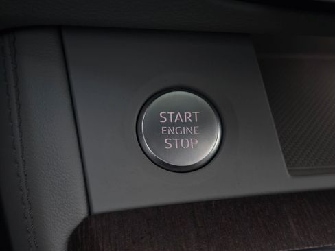 Certified 2025 Audi Q5 2.0T Premium Plus w/ Premium Plus Package image 51