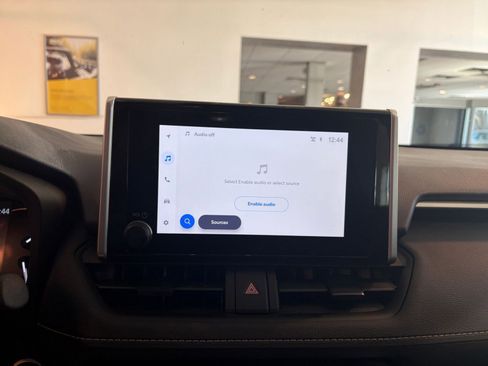 Used 2025 Toyota RAV4 XLE image 22