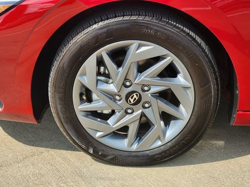 Used 2024 Hyundai Elantra SEL FWD image 10