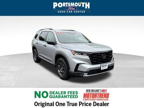 Used 2025 Honda Pilot TrailSport image 25