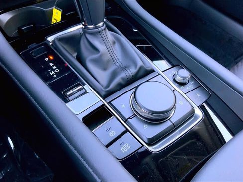 New 2026 MAZDA MAZDA3 2.5 Turbo Sedan w/Premium Plus image 16