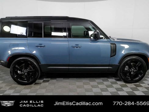 Used 2023 Land Rover Defender 110 SE AWD/4WD image 2