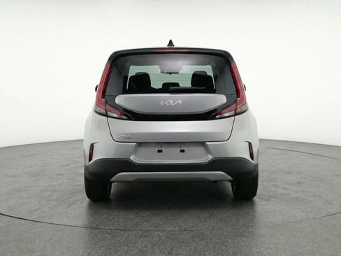 Used 2025 Kia Soul LX w/ LX Technology Package image 7