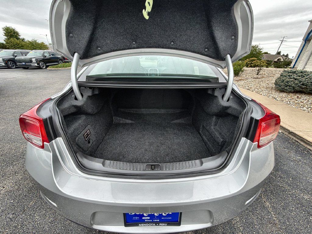 Used 2015 Chevrolet Malibu LT w/ Power Convenience Package FWD image 18