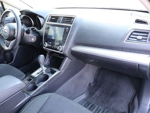 Used 2018 Subaru Outback 2.5i Premium AWD/4WD image 16