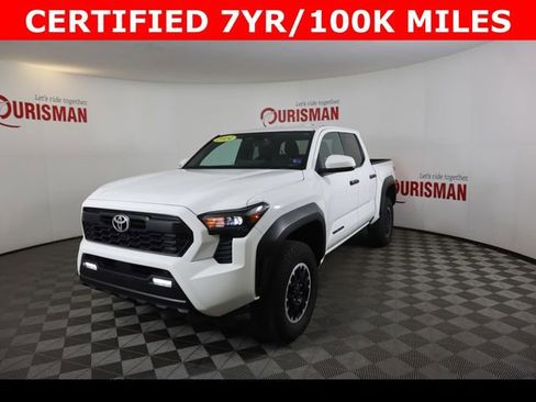 Used 2024 Toyota Tacoma TRD Off-Road image 3