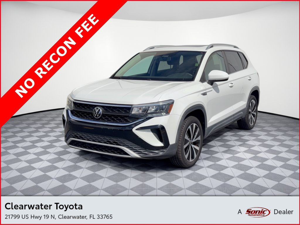 Used 2022 Volkswagen Taos SE w/ Panoramic Sunroof Package FWD image 1