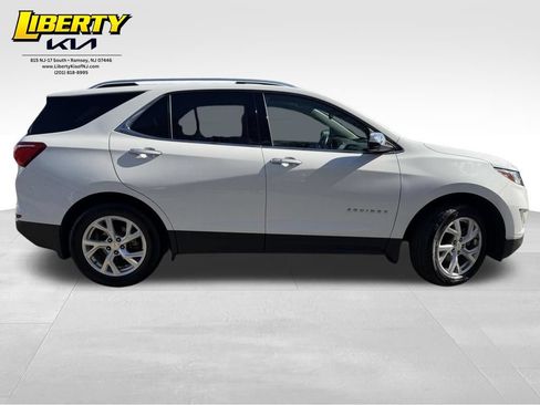 Used 2021 Chevrolet Equinox Premier AWD/4WD image 8