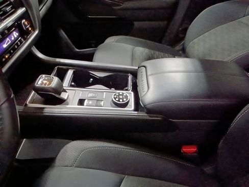 Certified 2025 Nissan Pathfinder SV AWD/4WD image 17