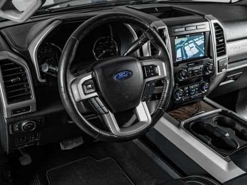 Used 2019 Ford F250 Lariat w/ Lariat Ultimate Package AWD/4WD image 16