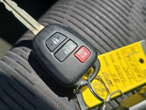 Used 2015 Scion xB FWD image 30