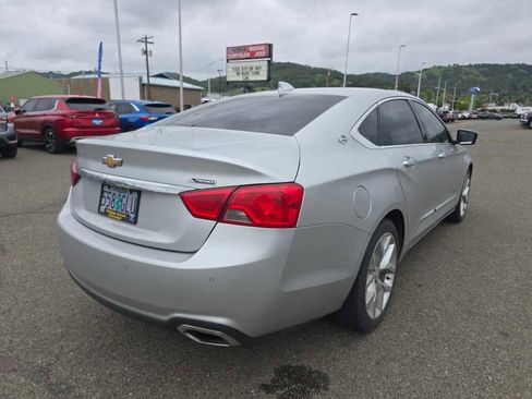 Used 2017 Chevrolet Impala Premier w/ Enhanced Convenience Package FWD image 3