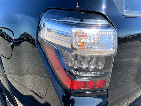 Used 2021 Toyota 4Runner TRD Off-Road Premium image 28