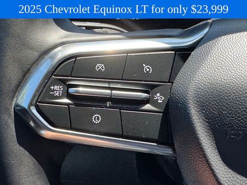 Used 2025 Chevrolet Equinox LT FWD image 20