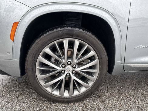 Used 2025 Buick Enclave Avenir w/ Super Cruise Package AWD/4WD image 7