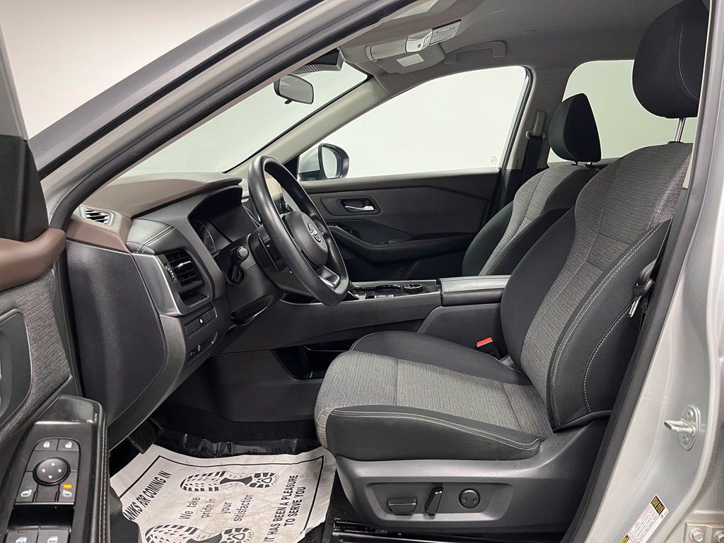 Used 2023 Nissan Rogue SV AWD/4WD image 21