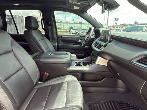 Used 2024 Chevrolet Tahoe Z71 w/ Luxury Package AWD/4WD image 33