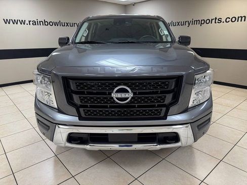 Used 2023 Nissan Titan SV w/ SV Convenience Package image 2