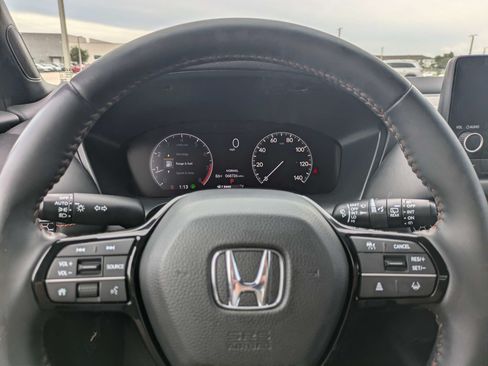 Used 2025 Honda HR-V Sport image 30