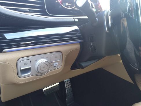 Certified 2024 Mercedes-Benz GLS 450 4MATIC image 24
