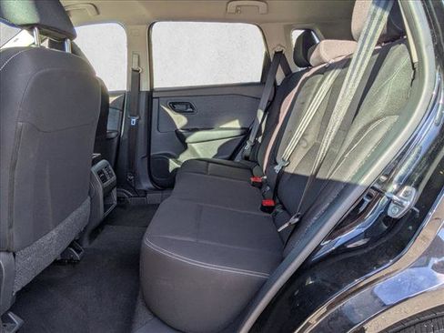 Used 2023 Nissan Rogue S image 12