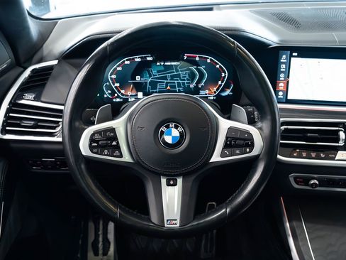 Used 2022 BMW X7 M50i image 12