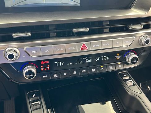 Used 2024 Kia Telluride S FWD image 21