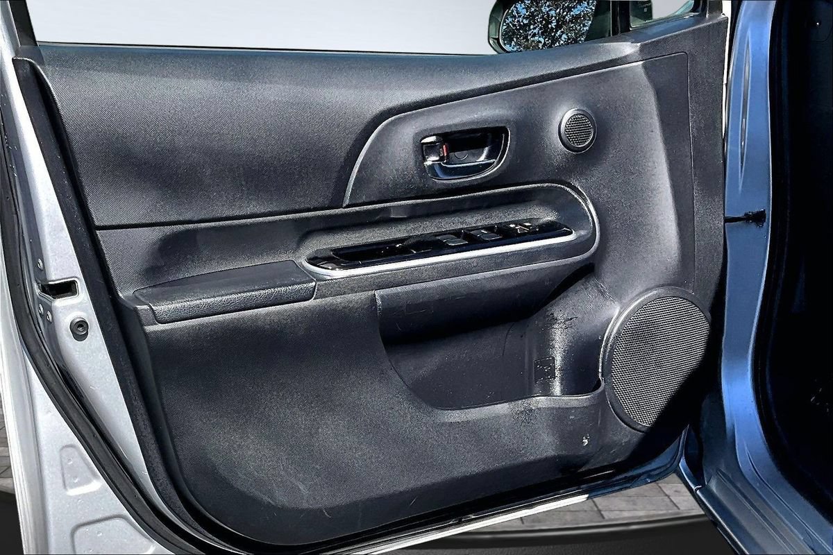 Used 2015 Toyota Prius C Three FWD image 9