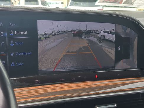 Certified 2022 Cadillac Escalade Luxury AWD/4WD image 13