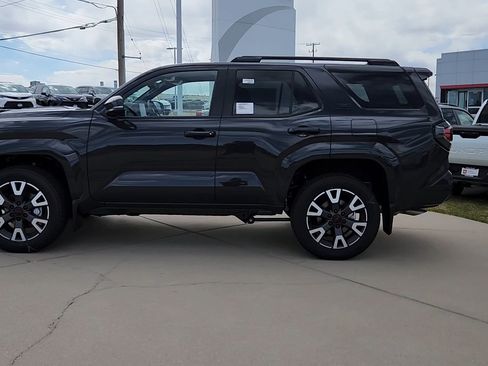 New 2026 Toyota 4Runner TRD Sport Premium AWD/4WD image 2