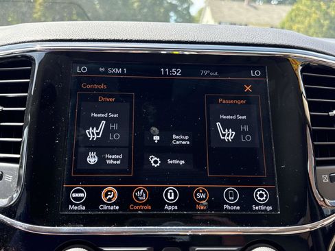 Used 2022 Jeep Grand Cherokee Laredo E w/ Security & Convenience Group image 19