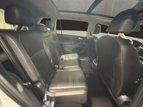 Used 2020 Volkswagen Tiguan SE w/ Panoramic Sunroof Package image 20