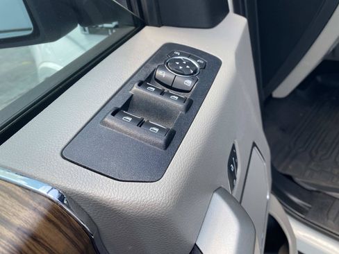 Used 2020 Ford F150 Lariat w/ Equipment Group 502A Luxury AWD/4WD image 17