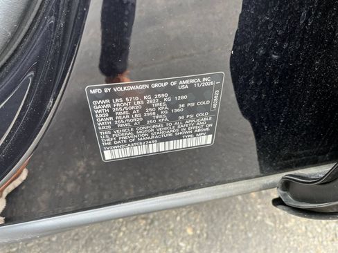Used 2026 Volkswagen Atlas SE FWD image 32