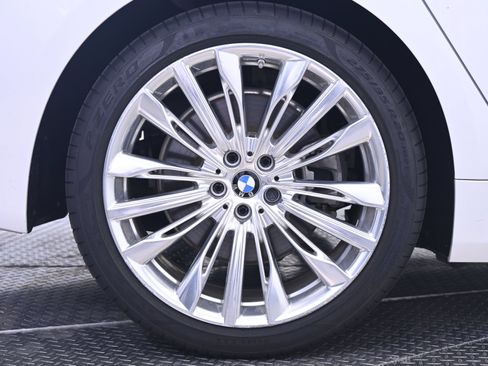 Used 2018 BMW 750i xDrive AWD/4WD image 13