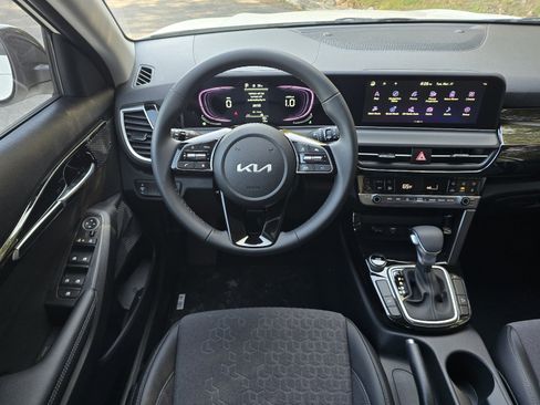 New 2026 Kia Seltos S FWD image 6