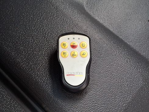 Used 2023 Mercedes-Benz Sprinter 4500 image 11
