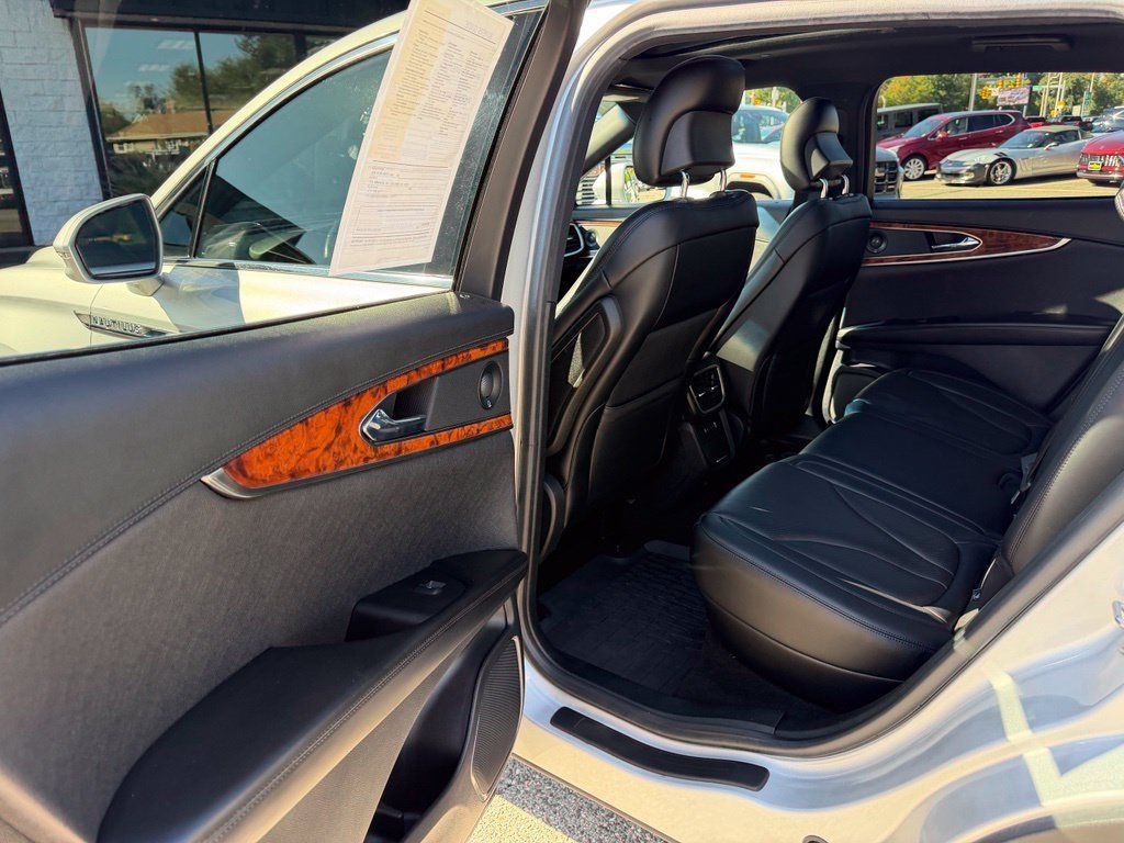 Used 2019 Lincoln Nautilus Reserve AWD/4WD image 15