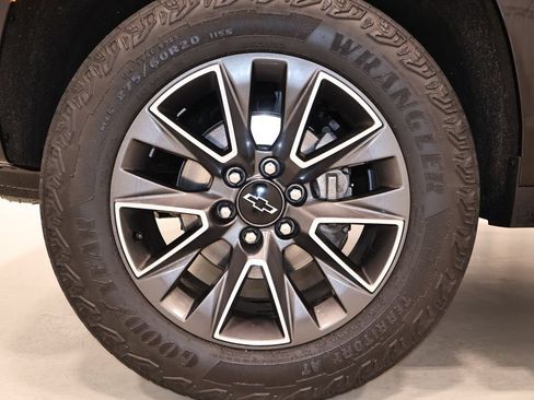 Used 2023 Chevrolet Tahoe Z71 w/ Luxury Package AWD/4WD image 51