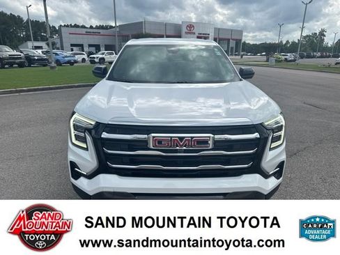 Used 2025 GMC Terrain Elevation w/ Technology Package II AWD/4WD image 8