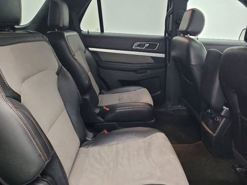 Used 2017 Ford Explorer XLT w/ Equipment Group 202A image 19