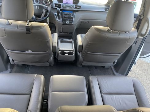 Used 2013 Honda Odyssey Touring Elite image 22